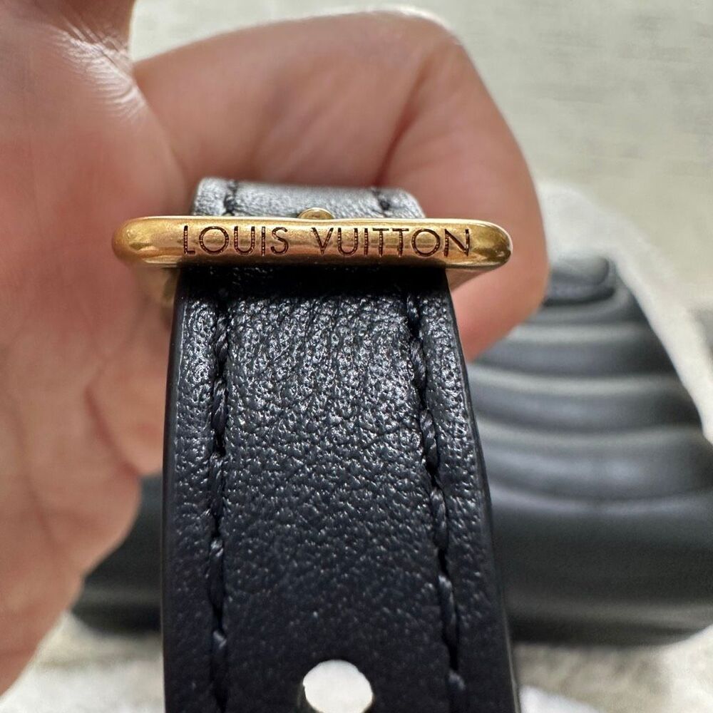 Louis Vuitton New Wave Hold Me Noir - Picture 16 of 16